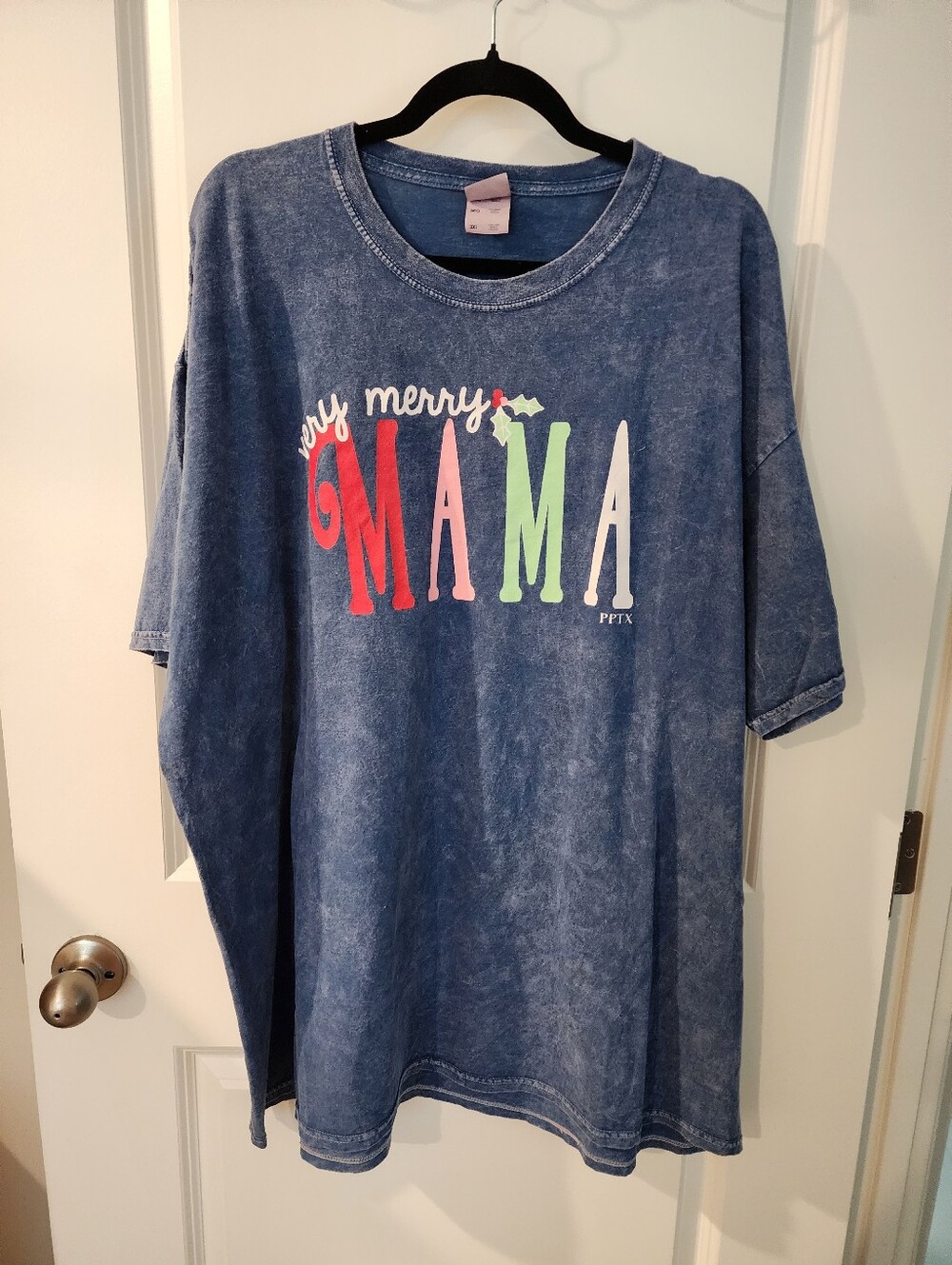 Very Merry MAMA Graphic Tee - Blue with Multi-Color Lettering Size 3x.